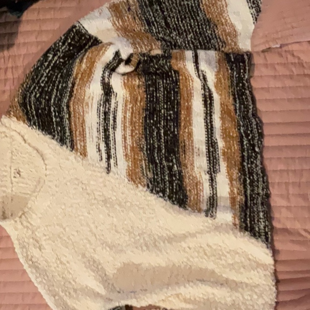 POL sweater like new. I love this and have received compliments